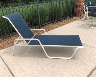 WINSTON CHAISE LOUNGE