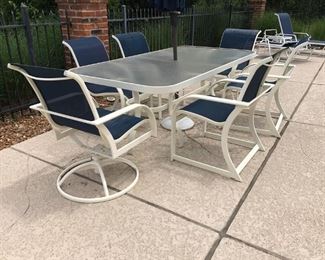 PATIO SET BY WINSTON