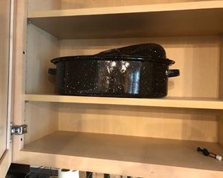 ROASTING PAN