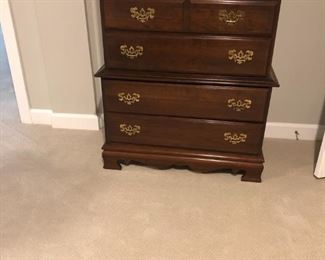 CHEST OF DRAWERS WITH BEDROOM SET