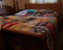 Mint condition - Arbek sleigh bed