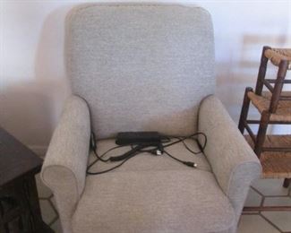 La-Z-Boy Recliner & Lift Chair, Works!  Size:  31" X 36"      (Only 2 Years Old)   NOT ON BACKORDER HERE!