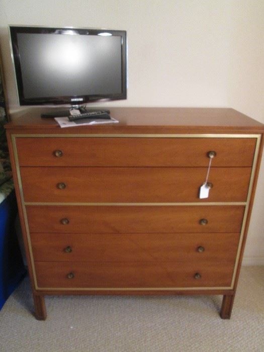 MCM Century Furniture Co. Chest of Drawers, Fine Furniture Maker!!! Size: 44" X 19" X 45"