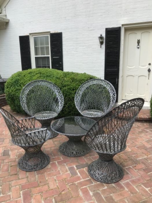 Vintage spun fiberglass Russell Woodard Style outdoor dining set.