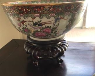 Gorgeous Asian style bowl and stand 