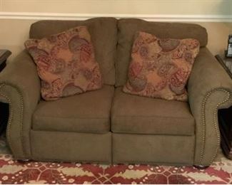 Loveseat recliner