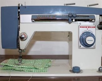 Vintage WHITE Zigzag Sewing Machine