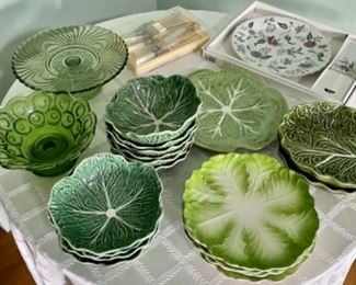 Green cabbage leaf pieces