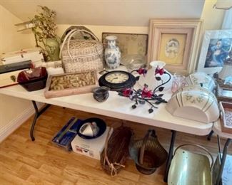 more home decor, baskets, pictures, etc