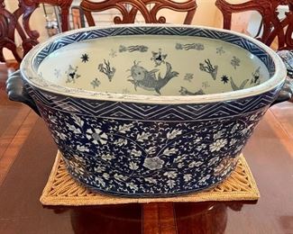 Blue and White porcelain foot basin
