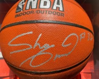 Signed Shaq O' Neal basketball