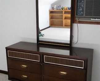 Vintage Bassett Furniture Industries Solid Wood 6-Drawer Dresser With Mirror, 73" x 54" x 18"