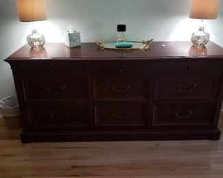 ETHAN ALLEN 6 PC BEDROOM SET LOCATED IN FAIRFIELD CT 600.00 FOR ALL
