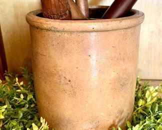 $28 Vintage Antique Crock