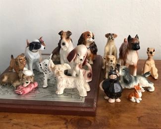 Porcelain dogs 