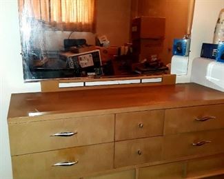 dresser with mirror