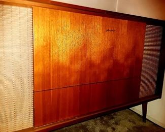 Grundig-Majestic Stereo Console