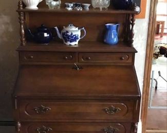 Cherry Desk, Teapots