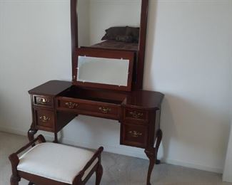 Solid Wood Vanity with matching padded bench,bench has stain