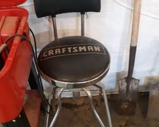 Craftsman swivel stool