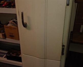 Vintage General Electric Refrigerator 29"W x 49 1/2" T Working Codition