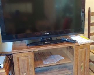 TV Stand & Flat Screen TV