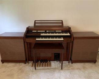 Orgasonic Organ in Baldwin Leslie Tone Cabinets