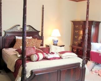 LIKE NEW Thomasville Flamed Mahogany Queen Bedroom Set (4 Poster Queen Bed, Mattress & Box Springs, Armoire, Chest Of Drawers, Dresser with Mirror, Pair of Night Stands- BEAUTIFUL SET)