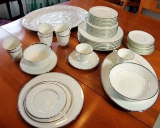 43 pcs. Mikasa Briarcliff