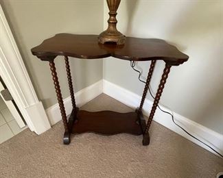 mahogany spindle table