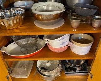 Large Collection of Kitchen Items / Cookware / Dishes