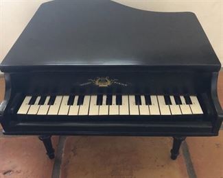 childs antique piano