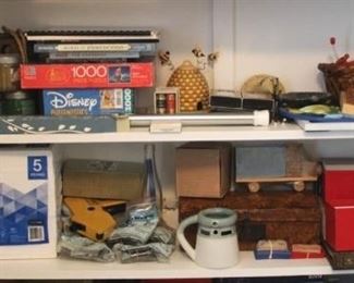 62 - Shelf lot - 2 middle shelves