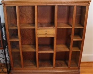 435 - Wood bookshelf 48 x 47 x 11