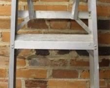 460 - 62" Metal ladder