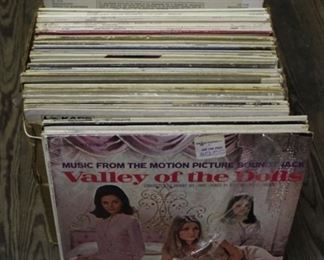 467 - Assorted vintage albums