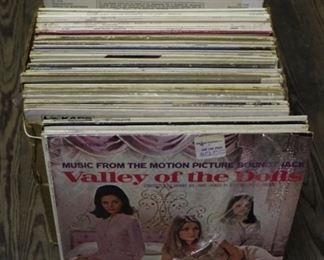 467 - Assorted vintage albums
