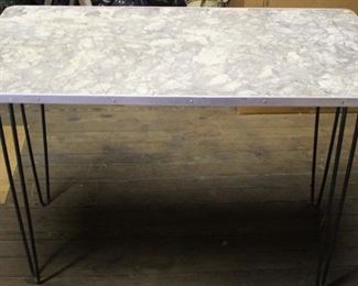 468 - Retro vintage dinette table 30 x 42 x 21