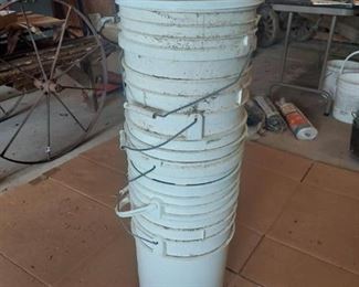 (5) 5 Gal Buckets with 2 Lids