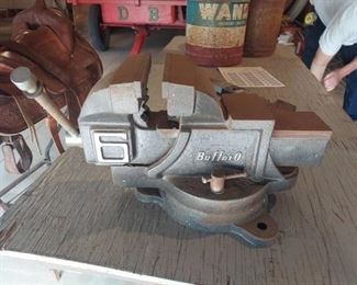 Buffalo 6in Swivel Vise