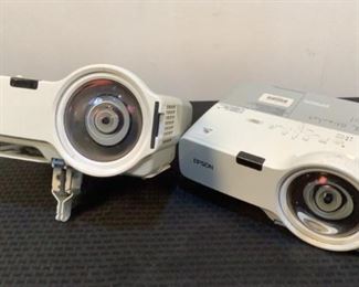 Located in: Chattanooga, TN
MFG Epson
Model H330A
Projectors
No Power Cords
**Sold As Is Where Is**

SKU: T-8-D
Unable to Test