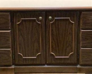 Buyer Premium 10% BP
Credenza
Size (WDH) 66"Wx20"Dx29-1/2"H
Located in: Chattanooga, TN
**Sold as is Where is**