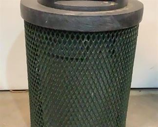 Located in: Chattanooga, TN
Trash Can w/ Guard
*Sold As Is Where Is*
SKU: V-6-A