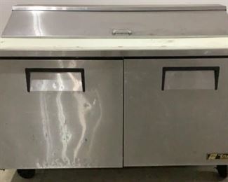 Located in: Chattanooga, TN
MFG True
Model TSSU-60-16
Ser# 7722409
Power (V-A-W-P) V-115,Hz - 60, HP - 1/3, Single Phase
Rolling Refrigerated Prep Station
Size (WDH) 60 1/4"W X 30"D X 43"H
*Per Consignor - Does Not Work
*Sold As Is Where Is*