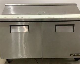 Located in: Chattanooga, TN
MFG True
Model TSSU-60-16
Ser# 7735563
Power (V-A-W-P) V-115,Hz - 60, HP - 1/3, Single Phase
Rolling Refrigerated Prep Station
Size (WDH) 60 1/4"W X 30"D X 43"H
*Per Consignor - Does Not Work
*Sold As Is Where Is*