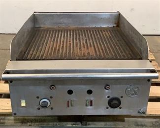 Located in: Chattanooga, TN
MFG US Range
Counter Top Gas Griddle
Size (WDH) 24"Wx34-1/2"Dx16-1/2"H
**Sold As Is Where Is**
SKU: A-4
Unable to Test