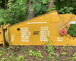 Located in: Apison, TN
MFG SEC
Ser# Z32715
Hydraulic Shear Excavator Attachment
Size (WDH) 138-1/2"L x 33-1/2"W x 52"H
** High Bid is Subject to Seller Confirmation **
27" Shear
Fits Models - ZX330, JD330, 330D-E, 336D-E, SK330, PC300, DX300, ZX270, JD270, 325D-E, 324D-E, 329D-E, EC330, EC290
**Sold as is Where is**
Operates