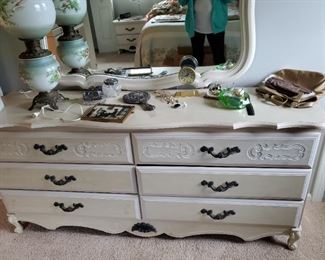 Dresser and mirror to bedroom outfit 