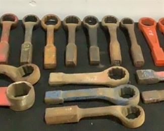 Located in: Chattanooga, TN
Assorted Box End Wrenches
Sizes Range From:
2" To 3"
**Sold As Is Where Is**