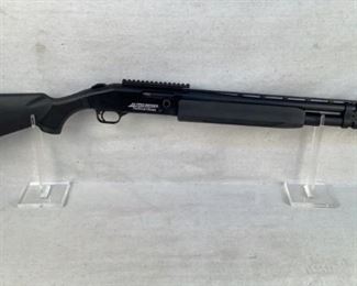 Serial - AF0020483
Mfg - Mossberg 930 JM Pro
Model - Tactical Shotgun
Caliber - 12 Gauge
Barrel - 22"
Capacity - 8+1
Type - Shotgun, Semi Automatic
Located in Chattanooga, TN
Condition - 3 - Light Wear
This is a Mossberg 930 JM Pro Series Tactical class shotgun chambered in 12 Gauge. This shotgun is a must have for those looking to get into the world of competitive shooting or for those looking for a high quality self defense shotgun. his shotgun features a full length mag tube, picatinny rail for optics use, and a front fiber optic bead sight.